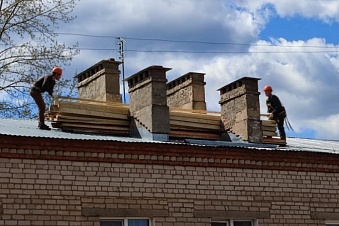 В Пирогово восстановлена кровля дома, пострадавшая из-за сильного ветра
